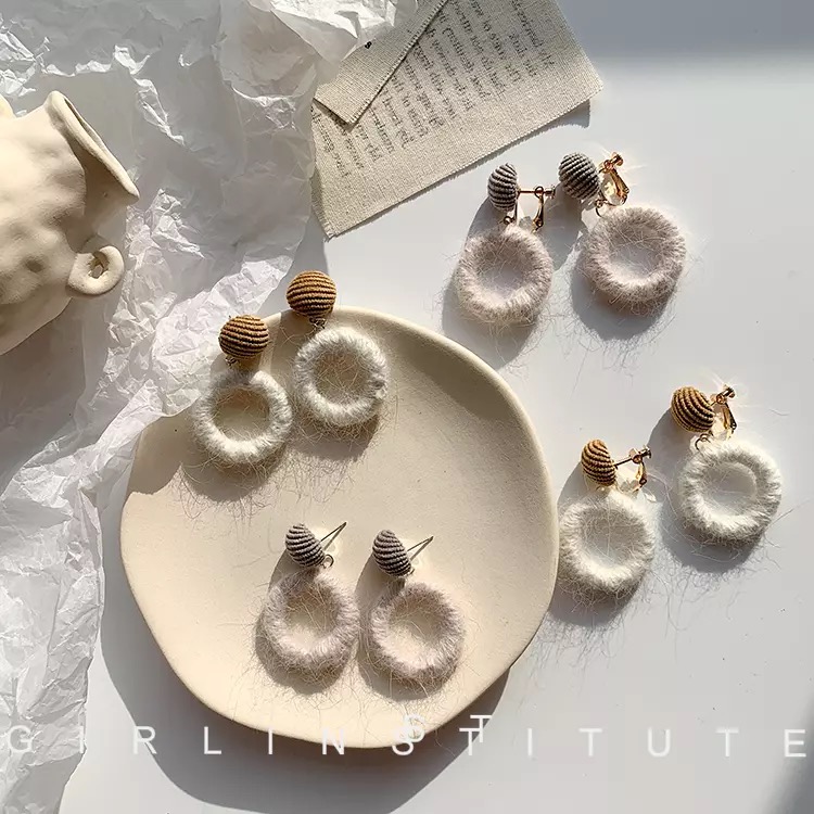 GIRL 毛绒绒耳环